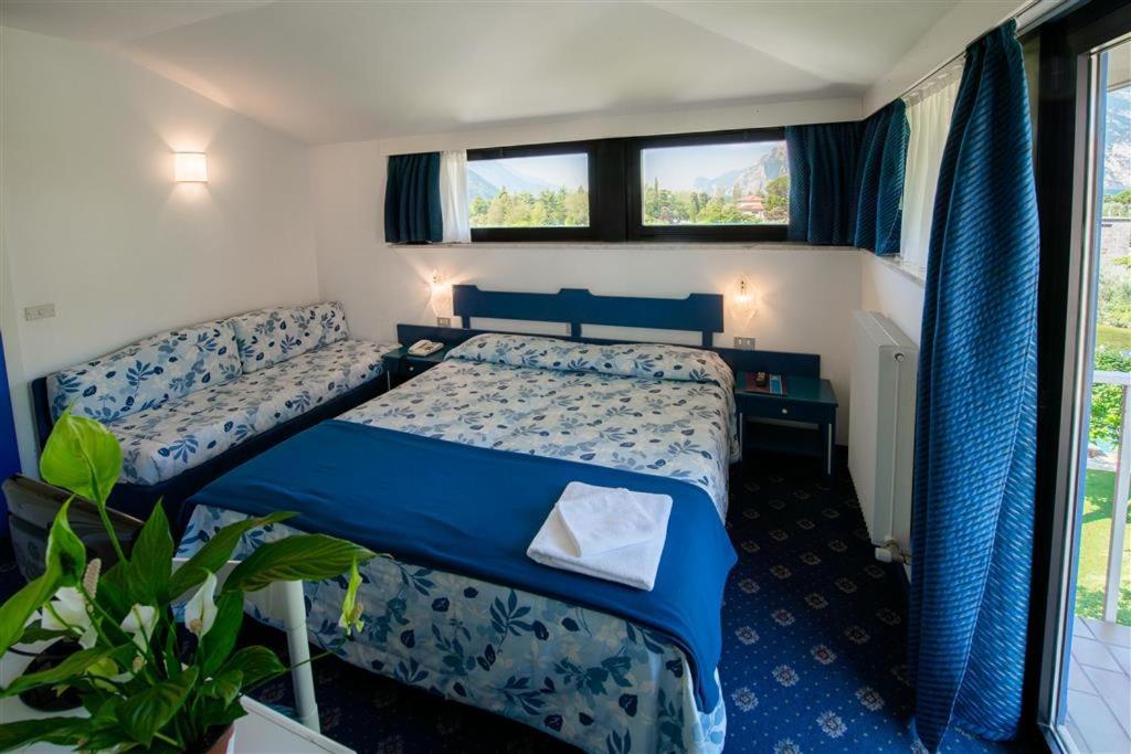 Bike Hotel Villa Maria Torbole Sul Garda Esterno foto