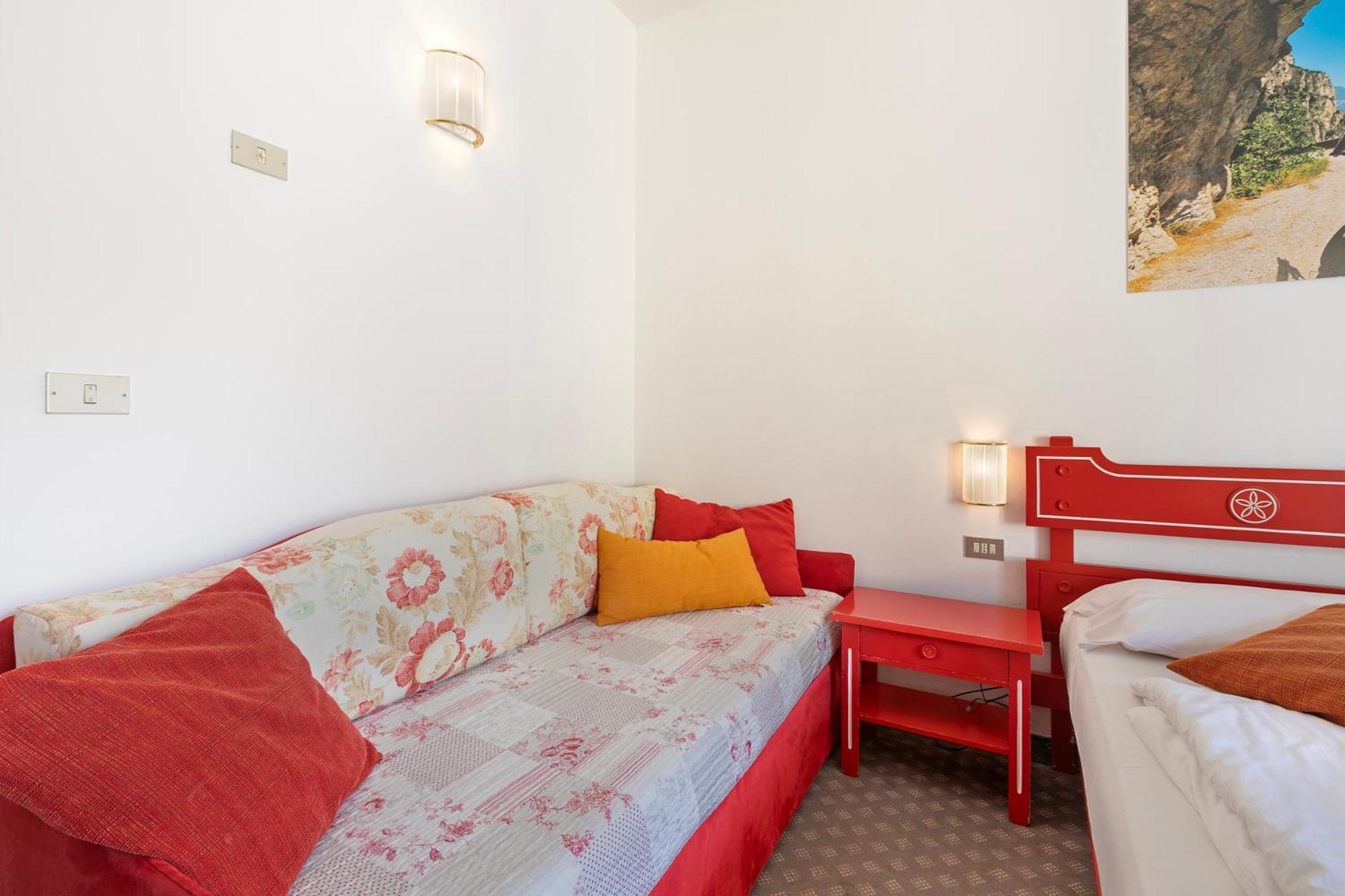 Bike Hotel Villa Maria Torbole Sul Garda Esterno foto