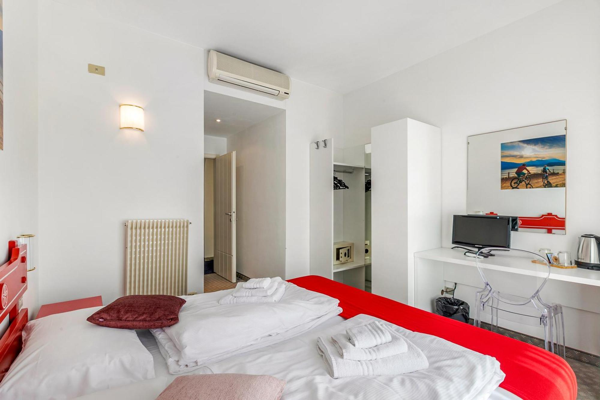 Bike Hotel Villa Maria Torbole Sul Garda Esterno foto