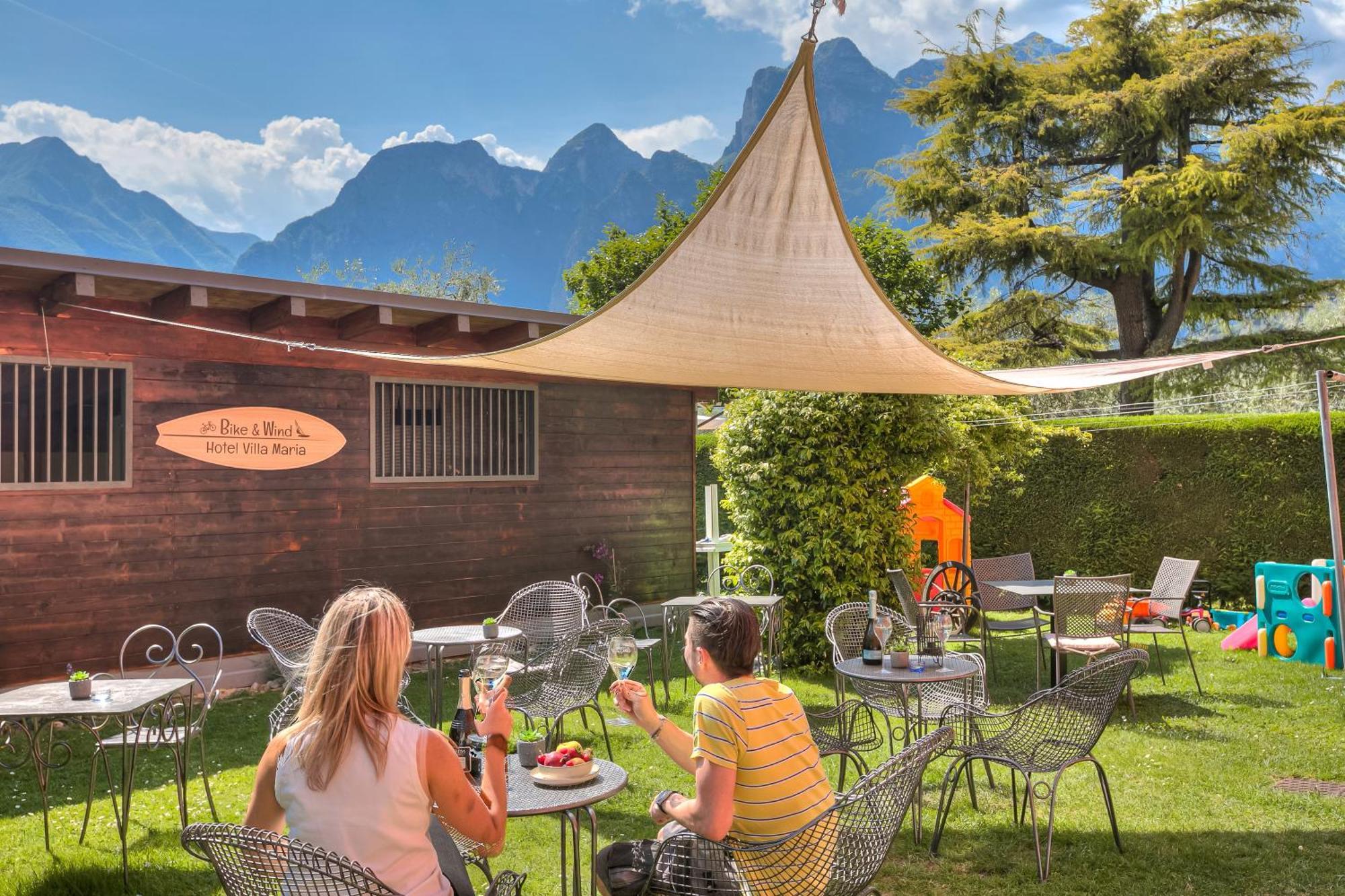 Bike Hotel Villa Maria Torbole Sul Garda Esterno foto