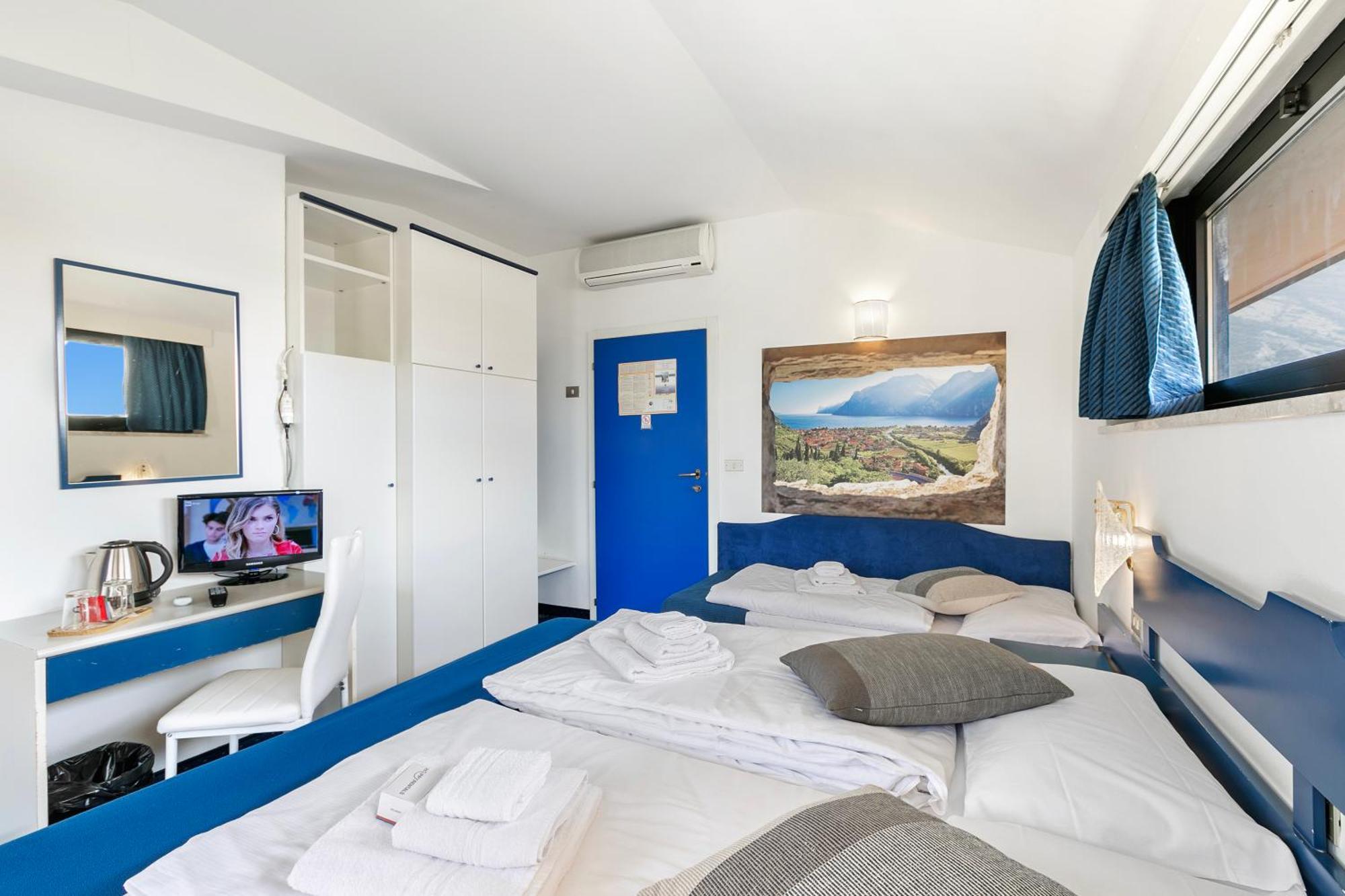 Bike Hotel Villa Maria Torbole Sul Garda Esterno foto