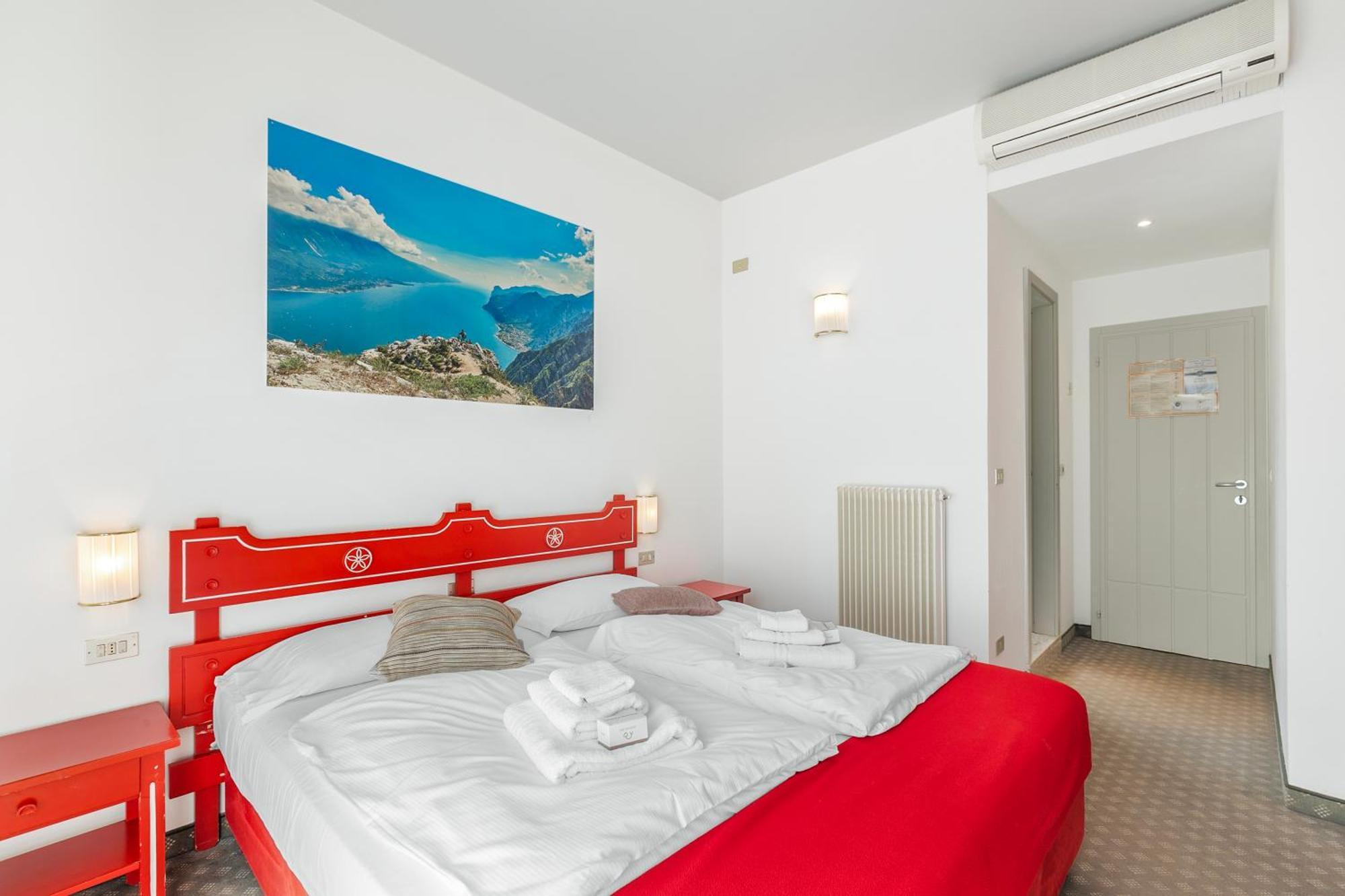 Bike Hotel Villa Maria Torbole Sul Garda Esterno foto
