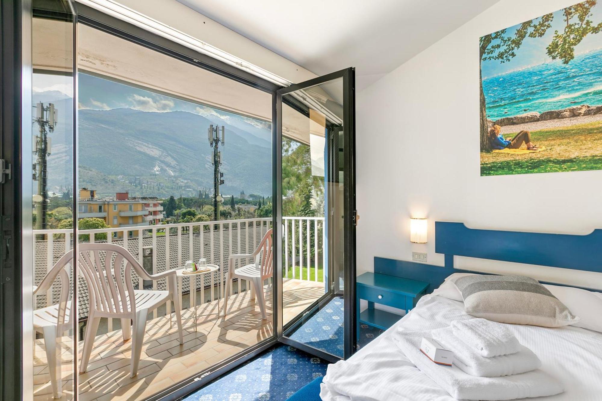 Bike Hotel Villa Maria Torbole Sul Garda Esterno foto