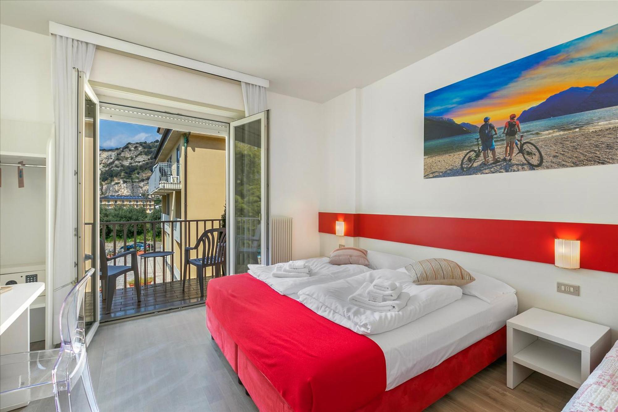 Bike Hotel Villa Maria Torbole Sul Garda Esterno foto