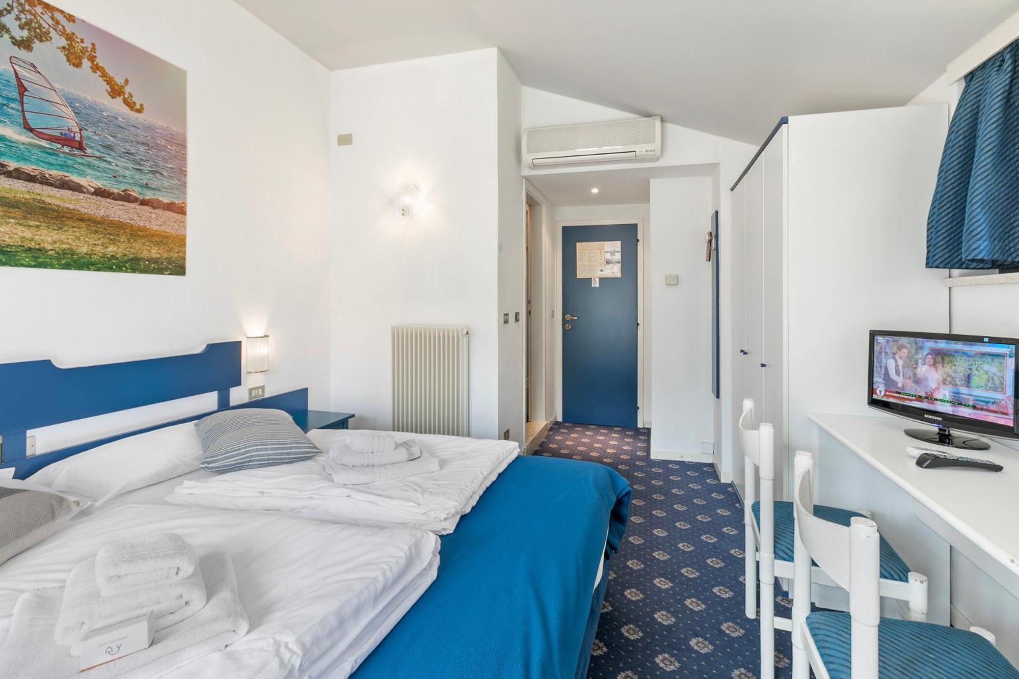 Bike Hotel Villa Maria Torbole Sul Garda Esterno foto