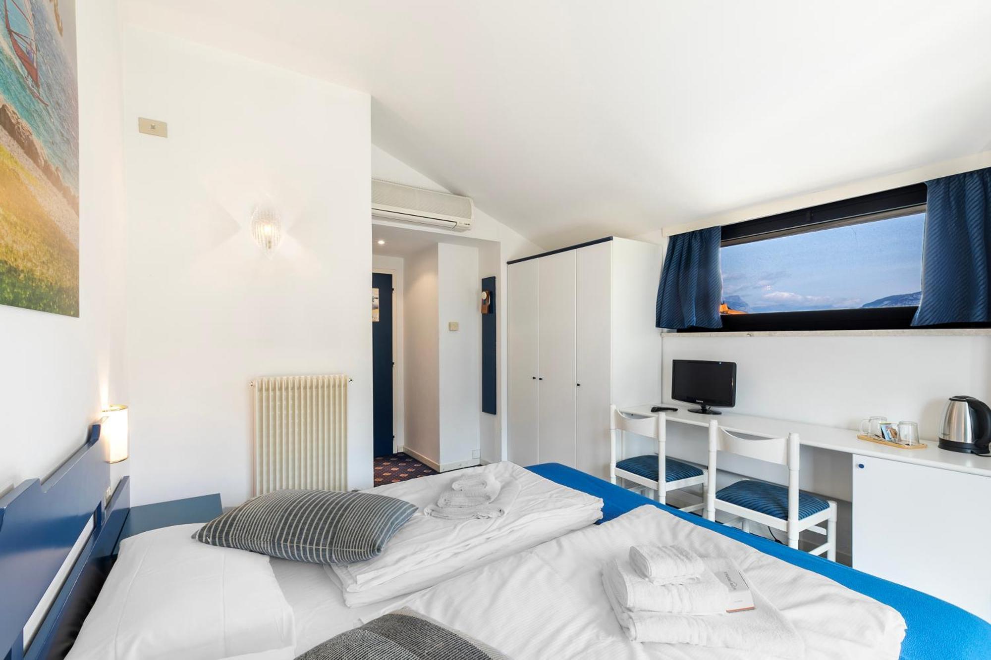 Bike Hotel Villa Maria Torbole Sul Garda Esterno foto