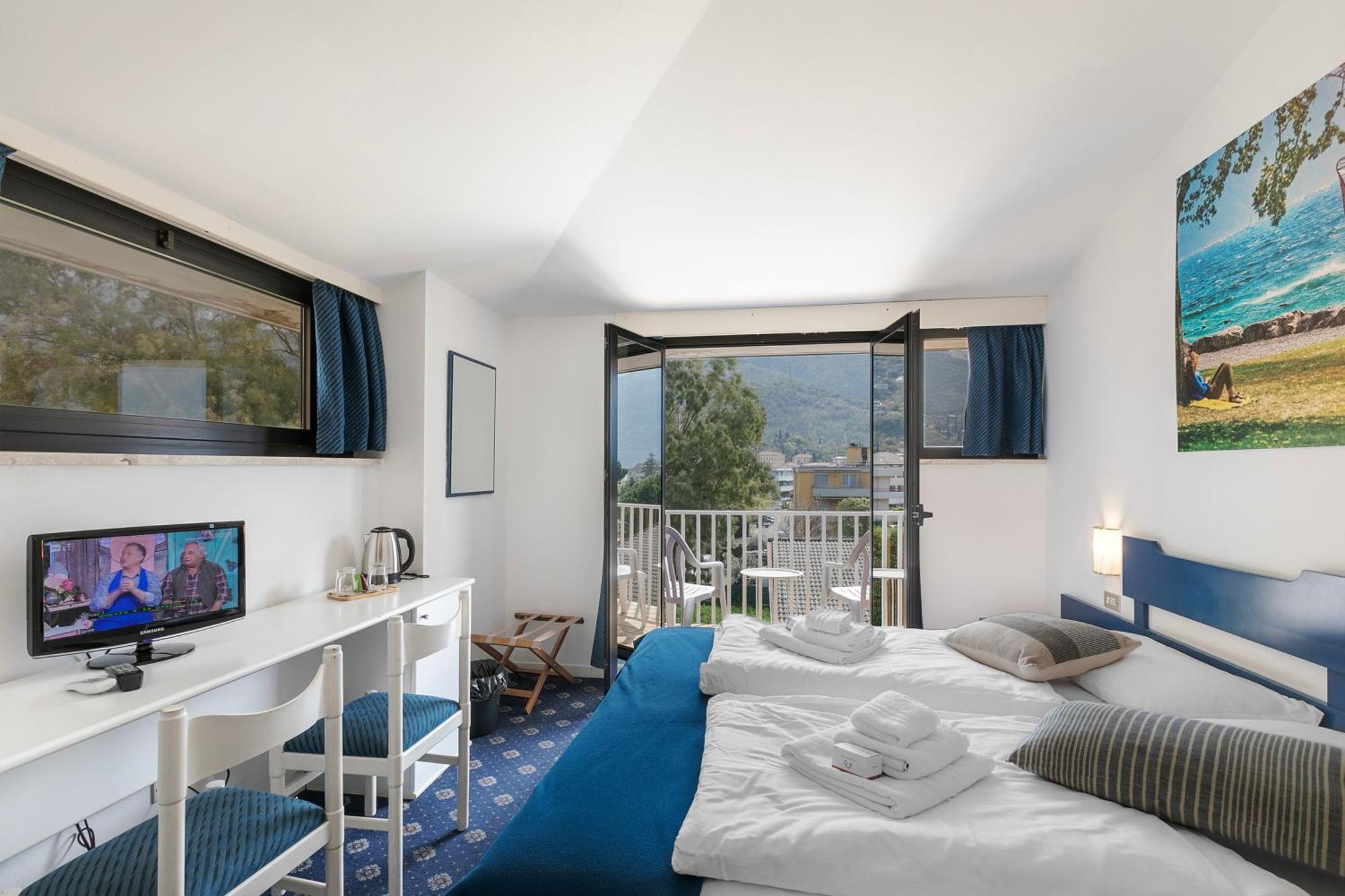 Bike Hotel Villa Maria Torbole Sul Garda Esterno foto