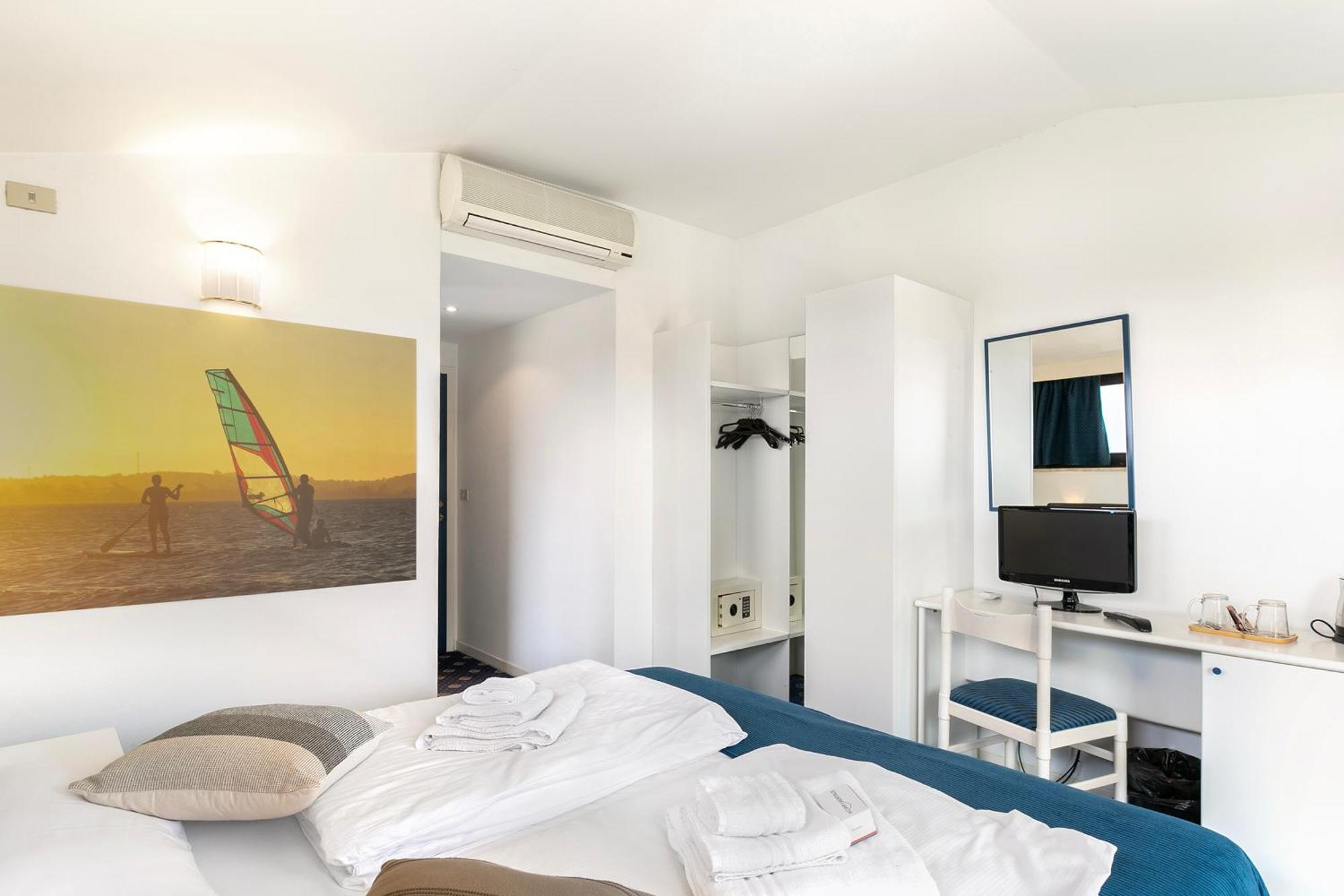 Bike Hotel Villa Maria Torbole Sul Garda Esterno foto
