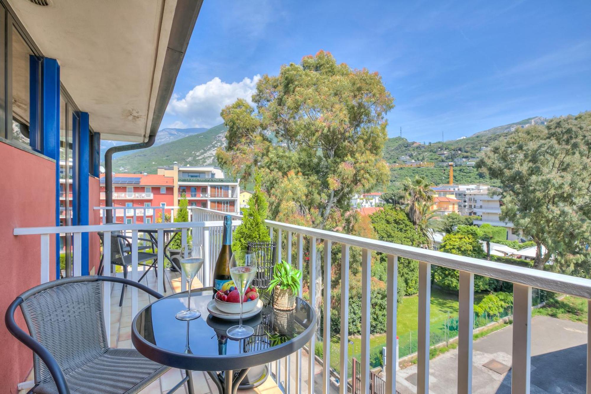 Bike Hotel Villa Maria Torbole Sul Garda Esterno foto