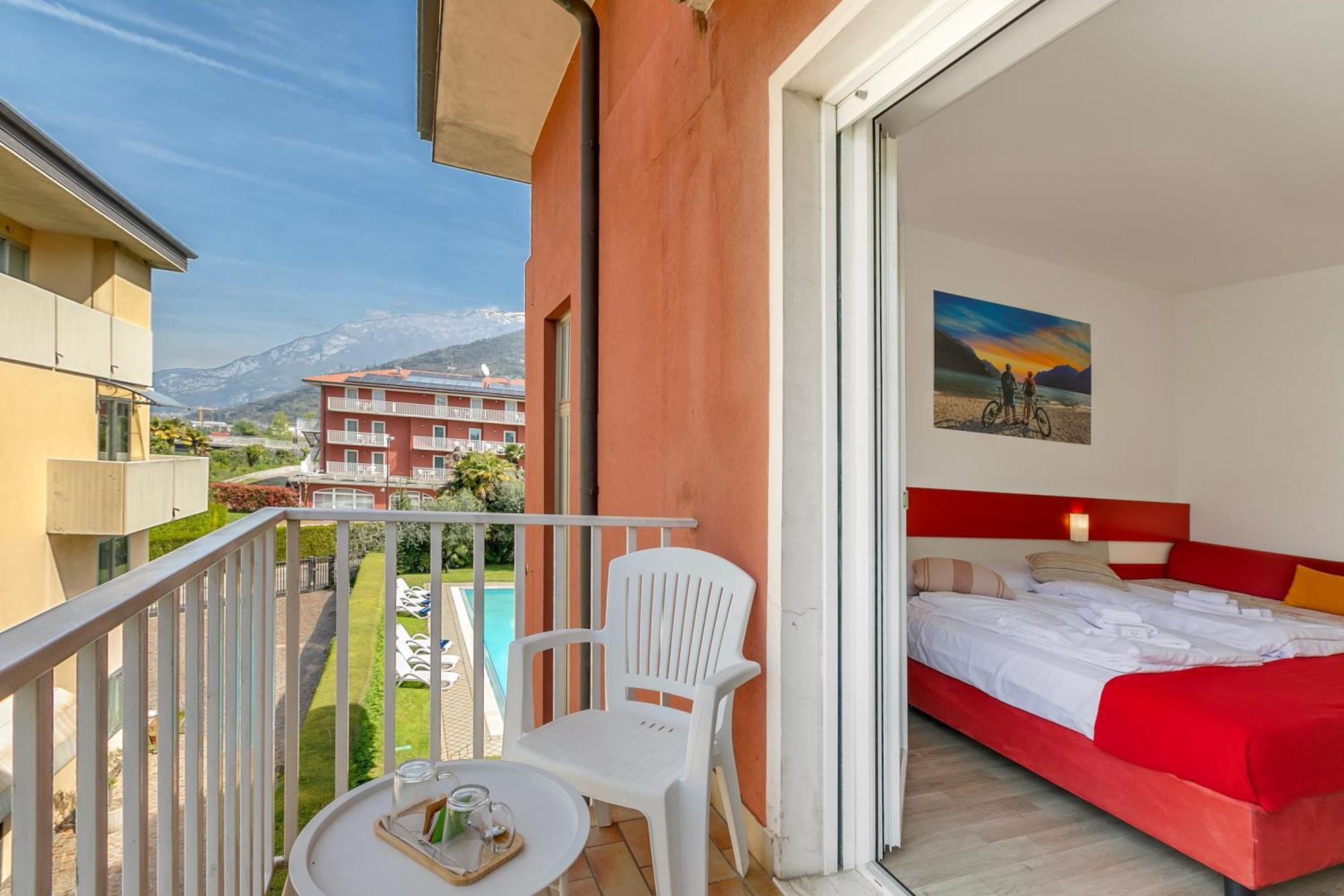 Bike Hotel Villa Maria Torbole Sul Garda Esterno foto