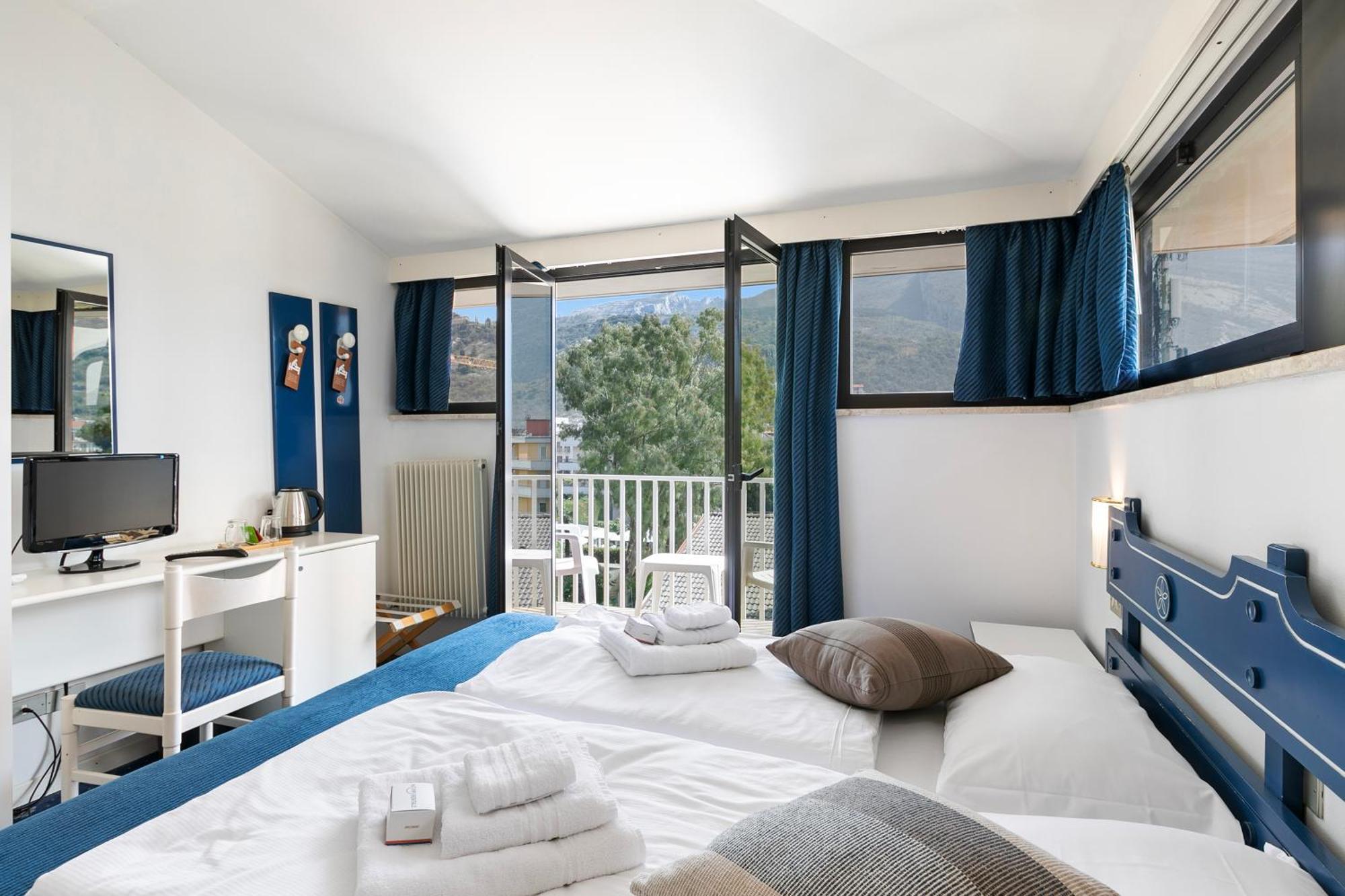 Bike Hotel Villa Maria Torbole Sul Garda Esterno foto