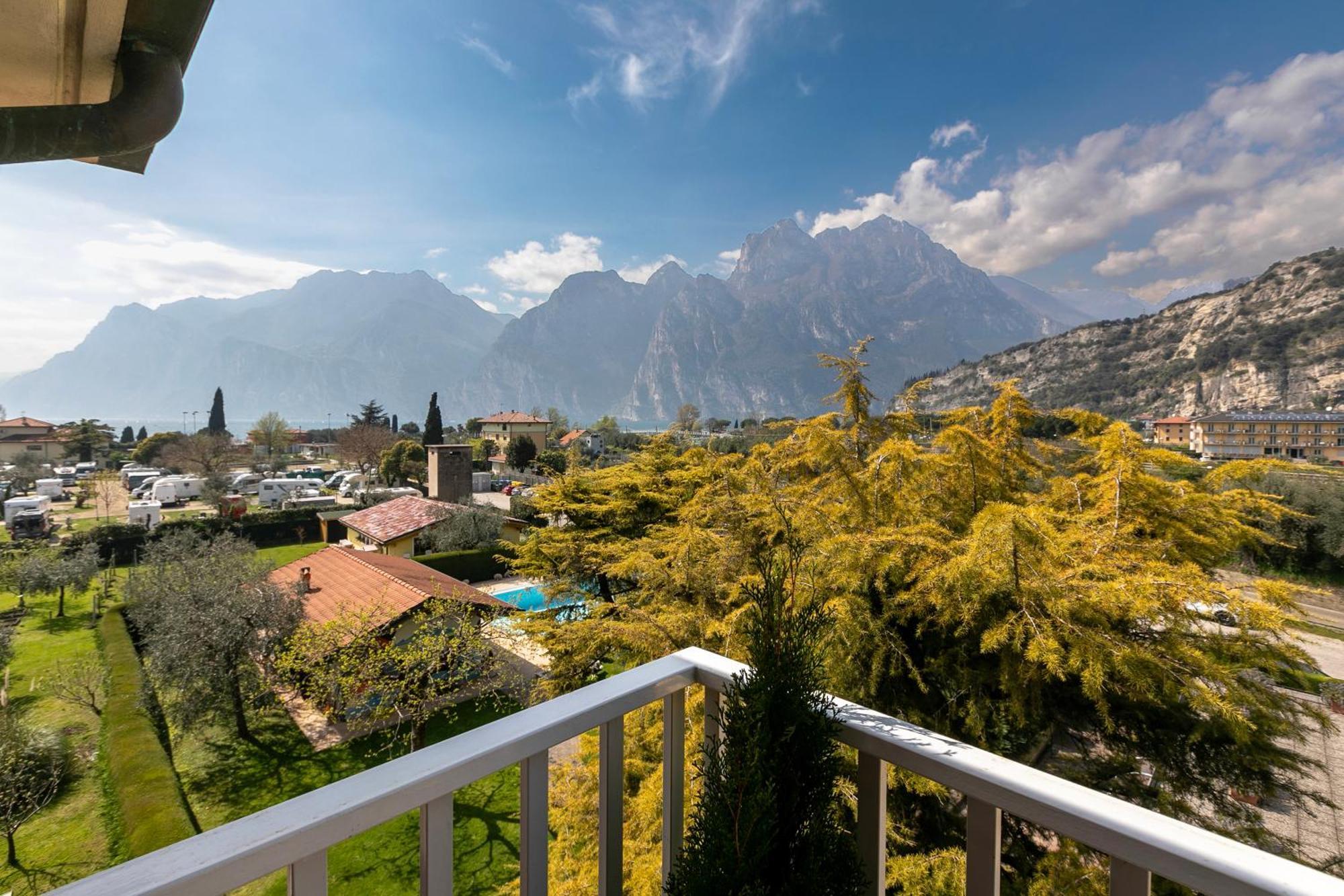 Bike Hotel Villa Maria Torbole Sul Garda Esterno foto
