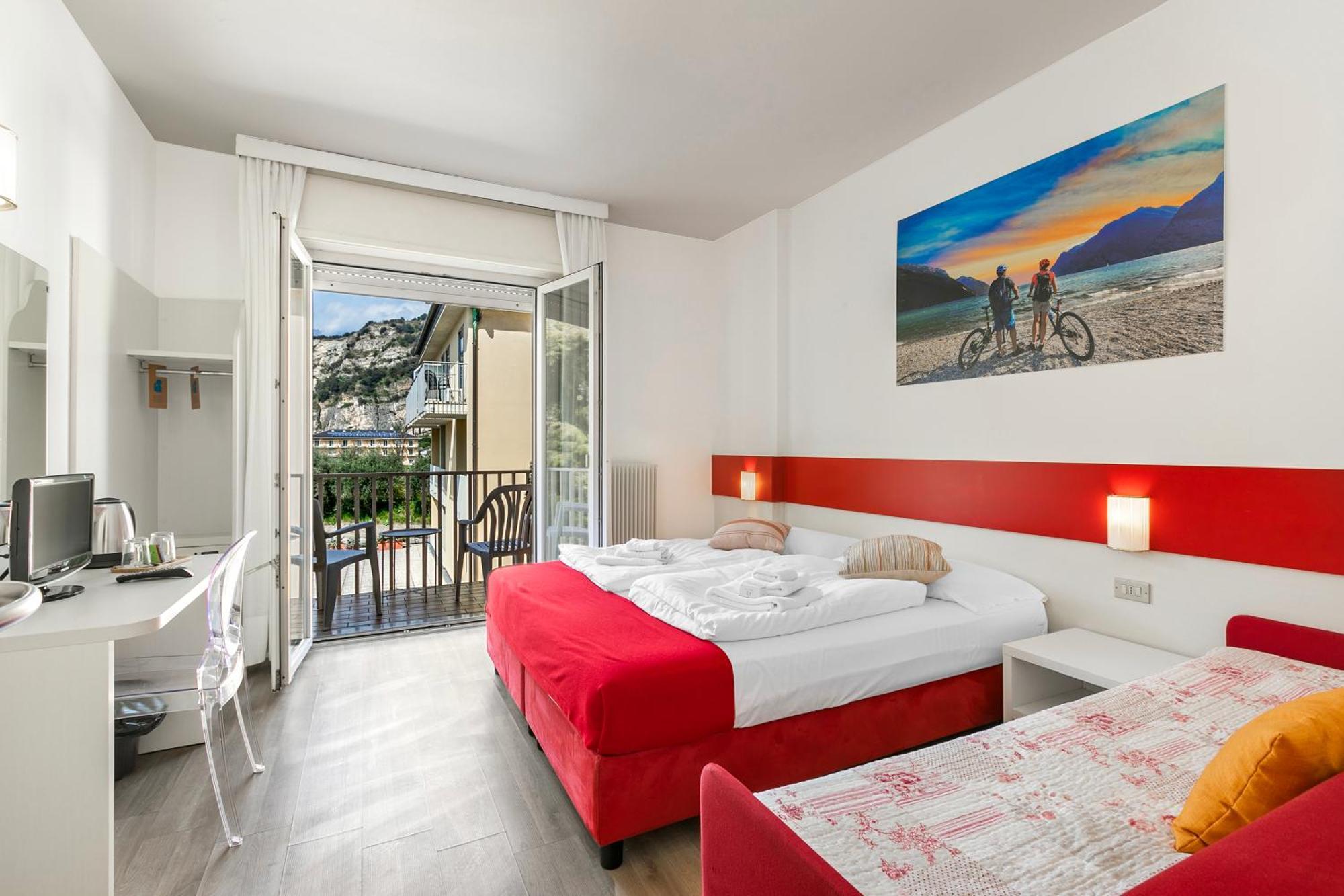 Bike Hotel Villa Maria Torbole Sul Garda Esterno foto